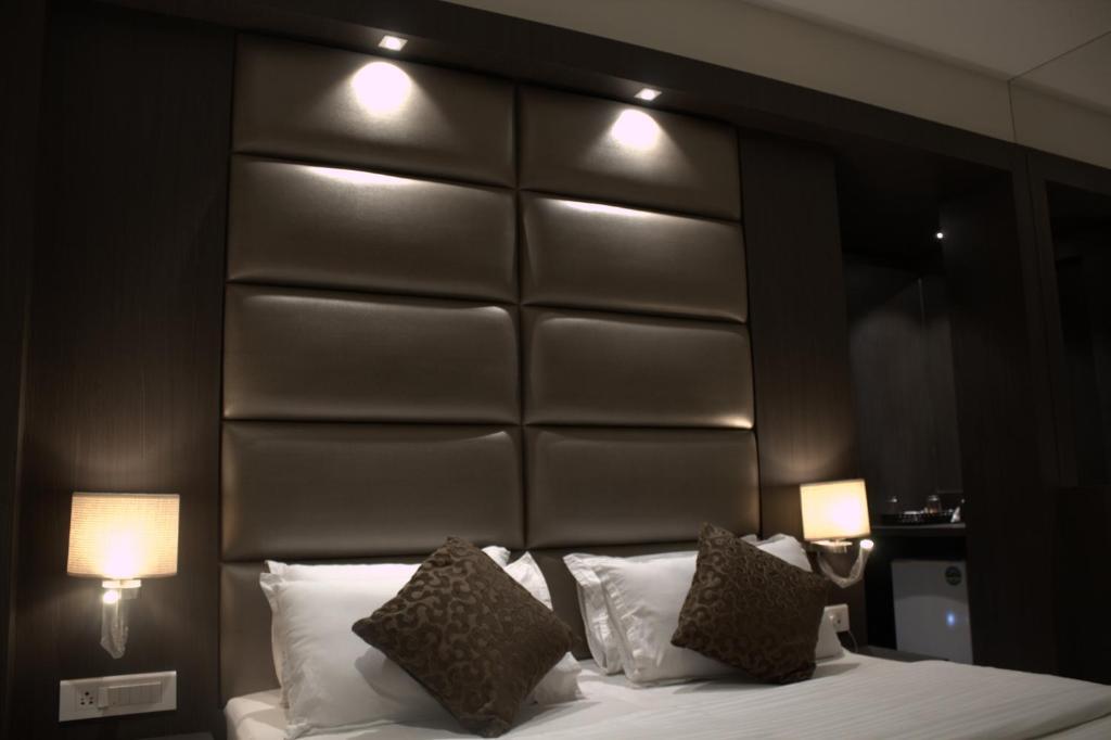 Тхане: Hotel Sai Sanidhya