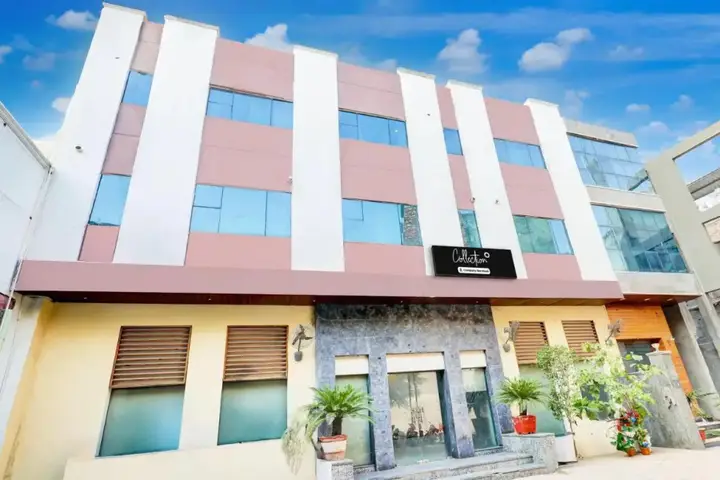 Rohtak: Hotel Saffron