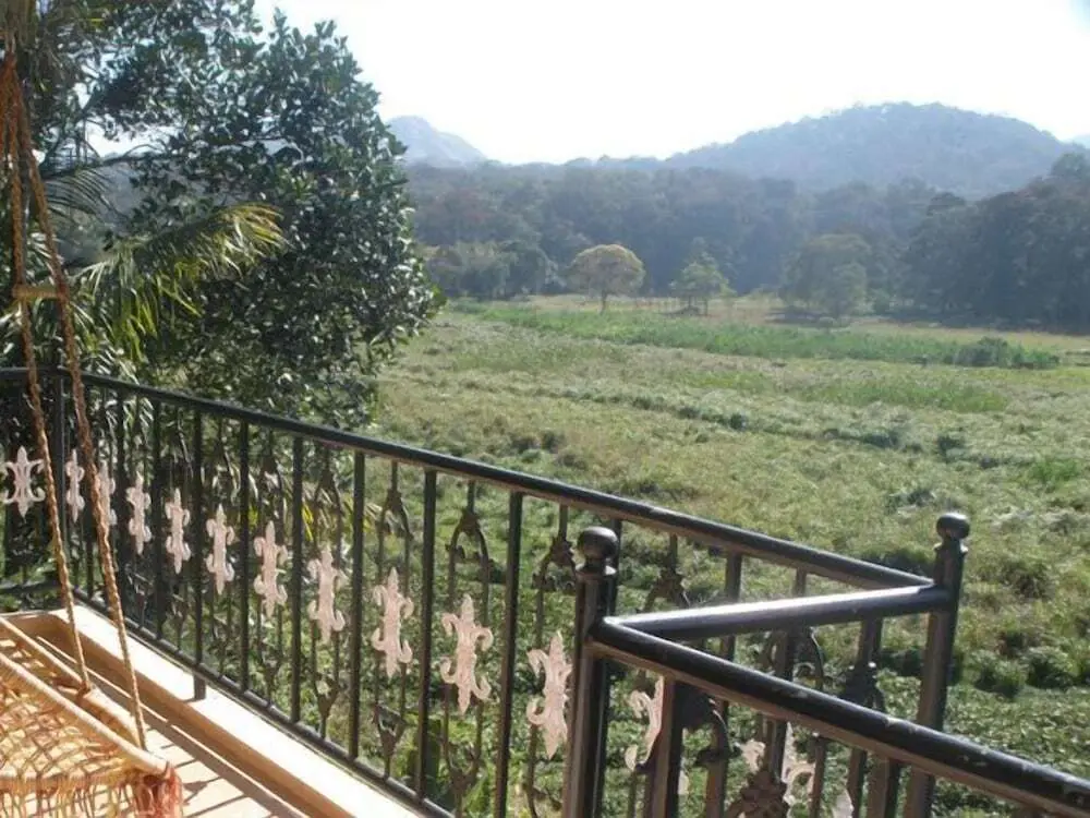 Кумили: Jungle Palace Homestay