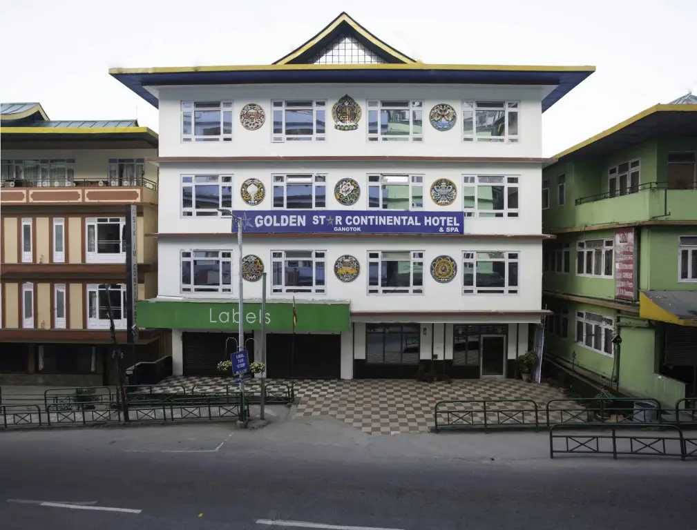 Golden Star Continental & Spa — фото 1