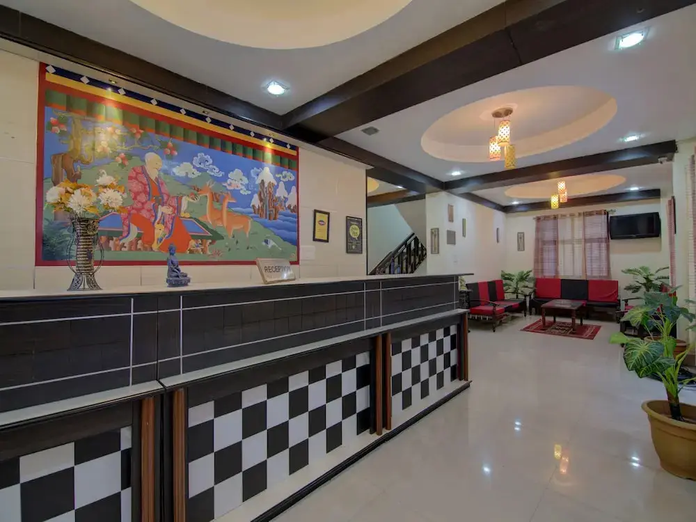Гангток: Crown De La Cruz Residency