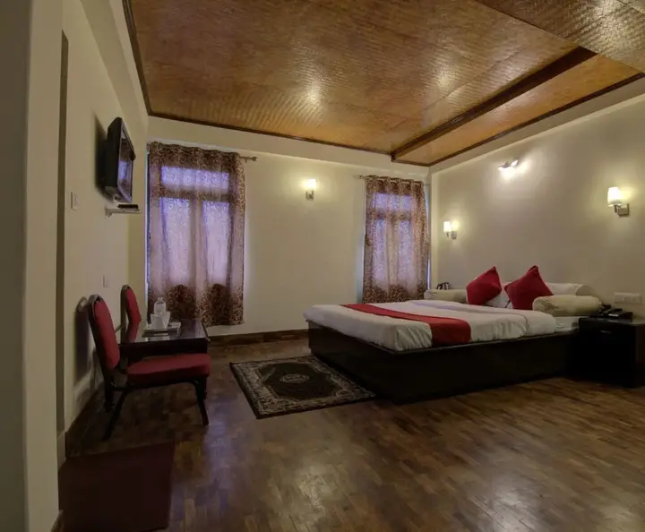 Гангток: Crown De La Cruz Residency