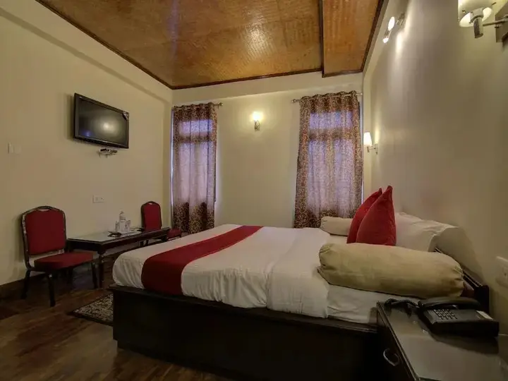 Гангток: Crown De La Cruz Residency