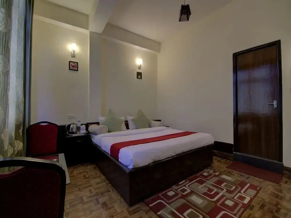 Гангток: Crown De La Cruz Residency