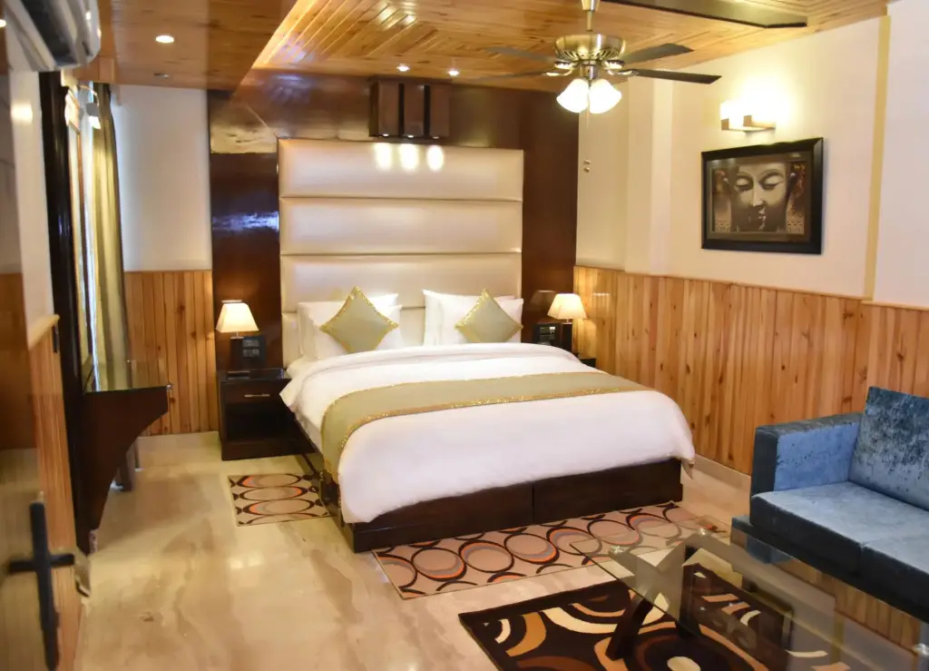 Нью-Дели: Hotel Wood Castle Grand