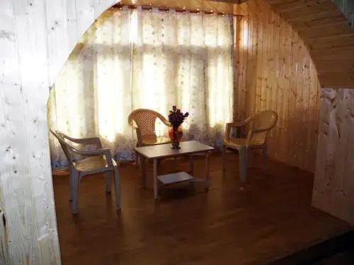 Шринагар: Shah Resorts