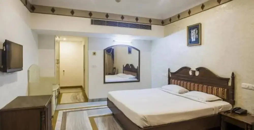 Панчкула: Hotel Shiraaz 1