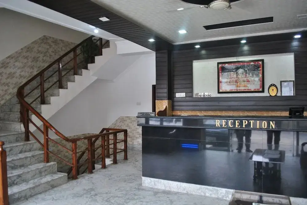 Катра: Hotel Maha Luxmi Palace
