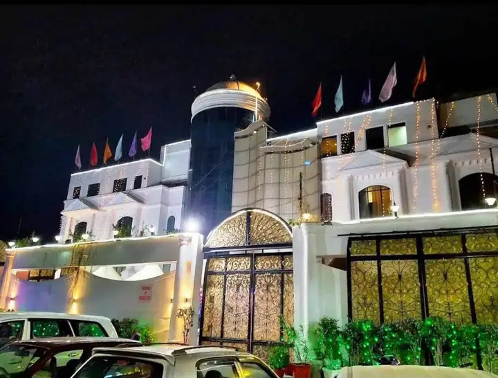 Канпур: Hotel Mandakini Royal