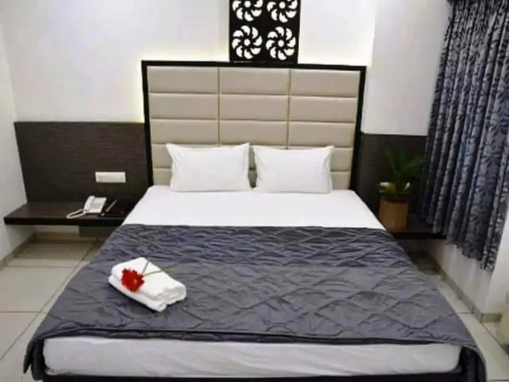 Бхаруч: Hotel apple Inn Bharuch