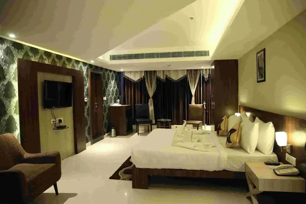 Ганганагар: Black Panther Hotel