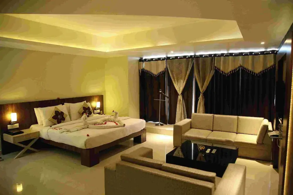 Ганганагар: Black Panther Hotel