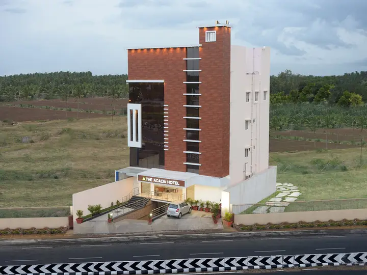 Соманур: The Acacia Hotel