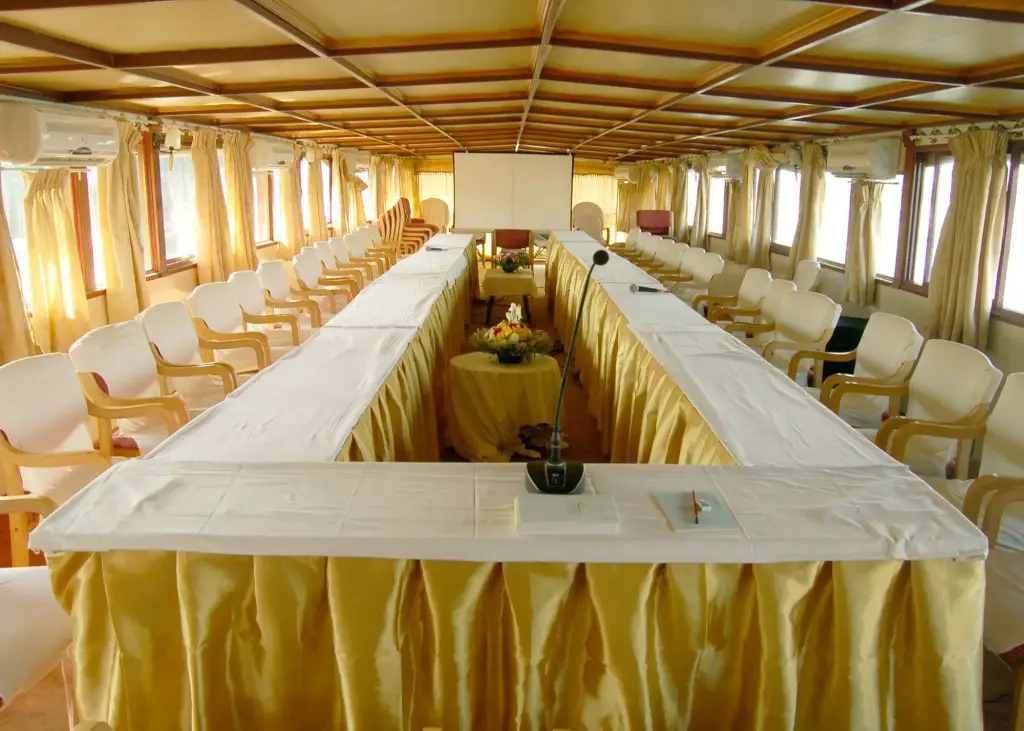 Аллеппи: Ben's Houseboats