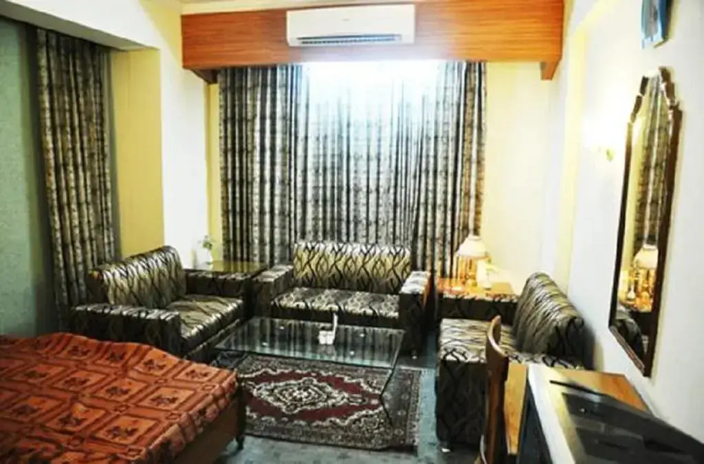 Батхинда: Hotel Amsun Pride