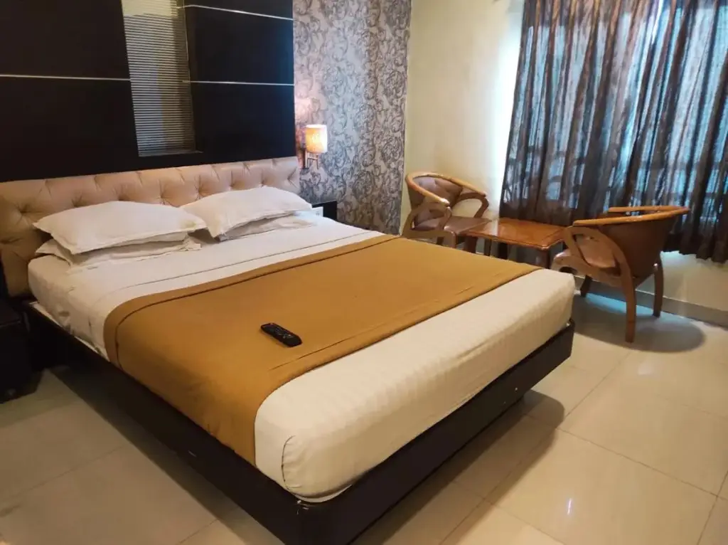 Солапур: Hotel Vaishnavi