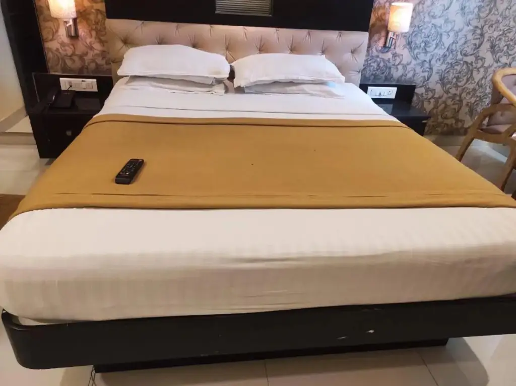 Солапур: Hotel Vaishnavi
