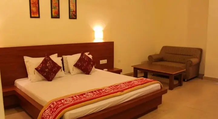 Хошиарпур: Hotel Garden Court