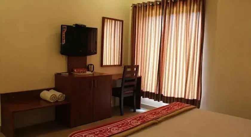 Хошиарпур: Hotel Garden Court