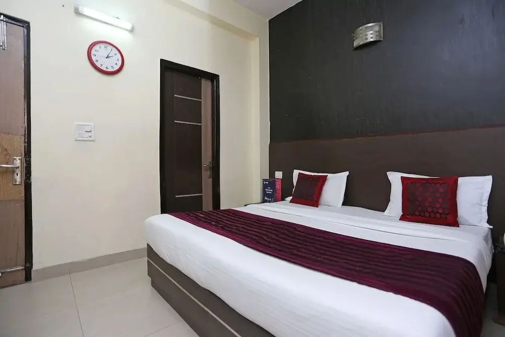 Нойда: OYO 9601 Hotel Sunshine Residency Castle