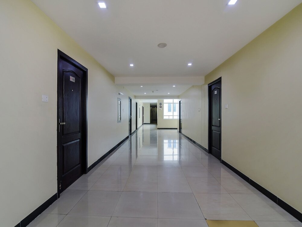 Коимбатур: Oyo 11563 Shiva Grand Inn