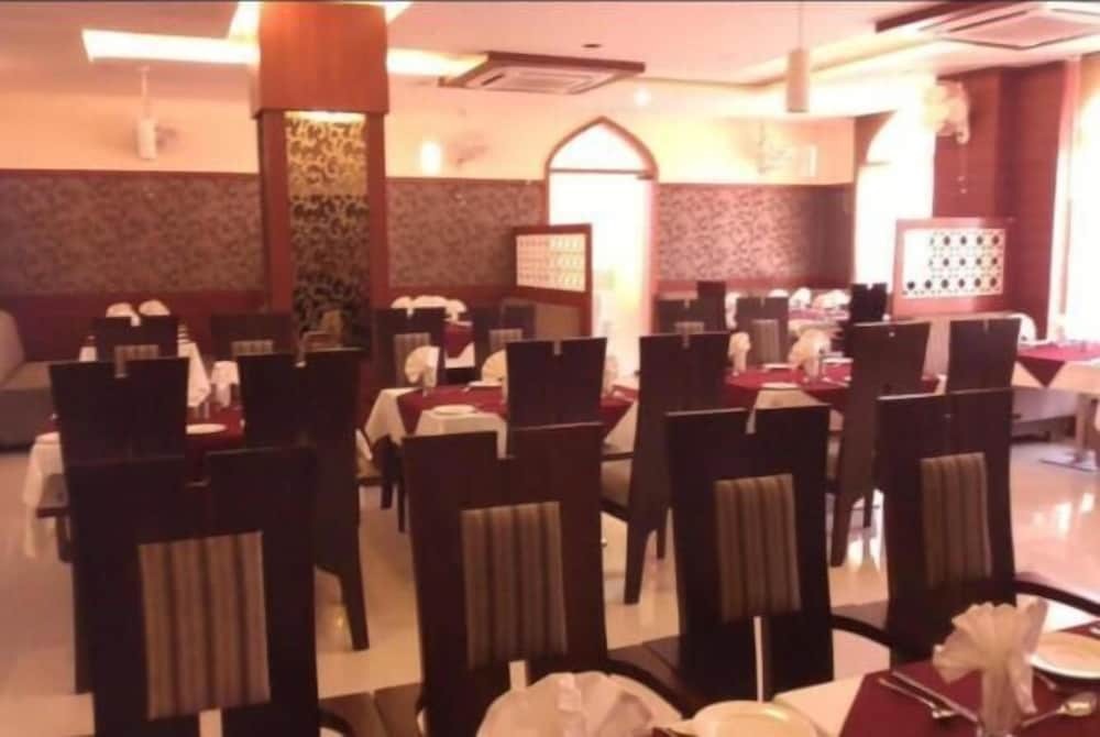 Гвалиор: Ambience Gwalior