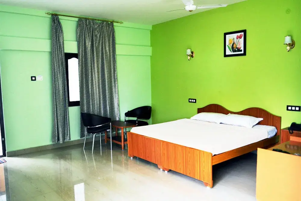 Салем: La Flora Paradise Residency