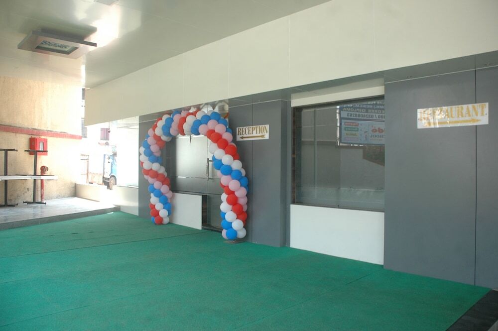 Тхане: Hotel Galaxy Residency