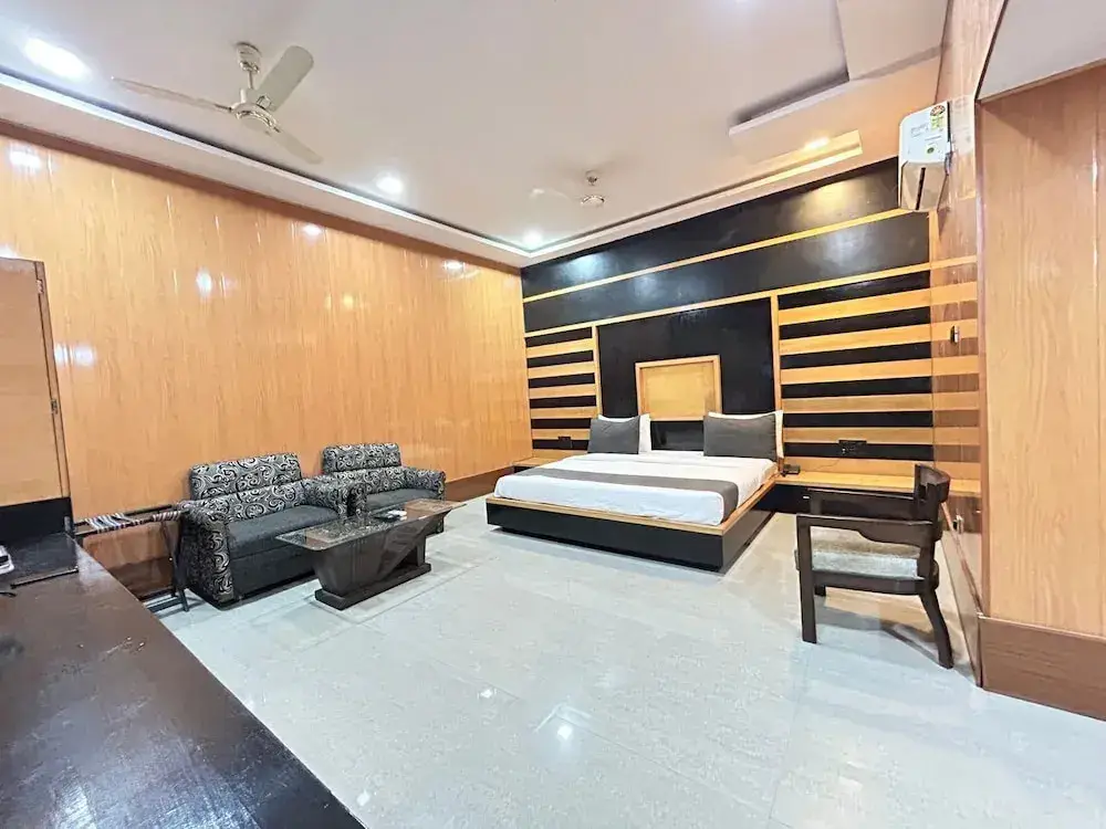 Нагпур: Hotel Rahul Palace by OYO Rooms