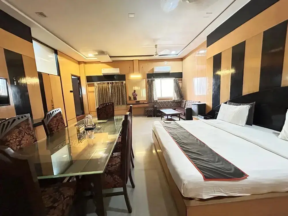 Нагпур: Hotel Rahul Palace by OYO Rooms