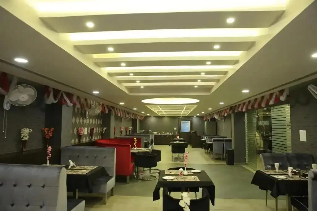 Крепость Ramnagar: Hotel SV