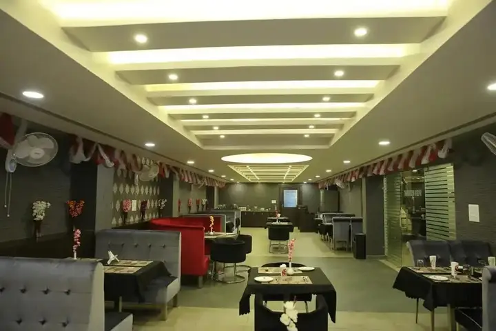 Крепость Ramnagar: Hotel SV