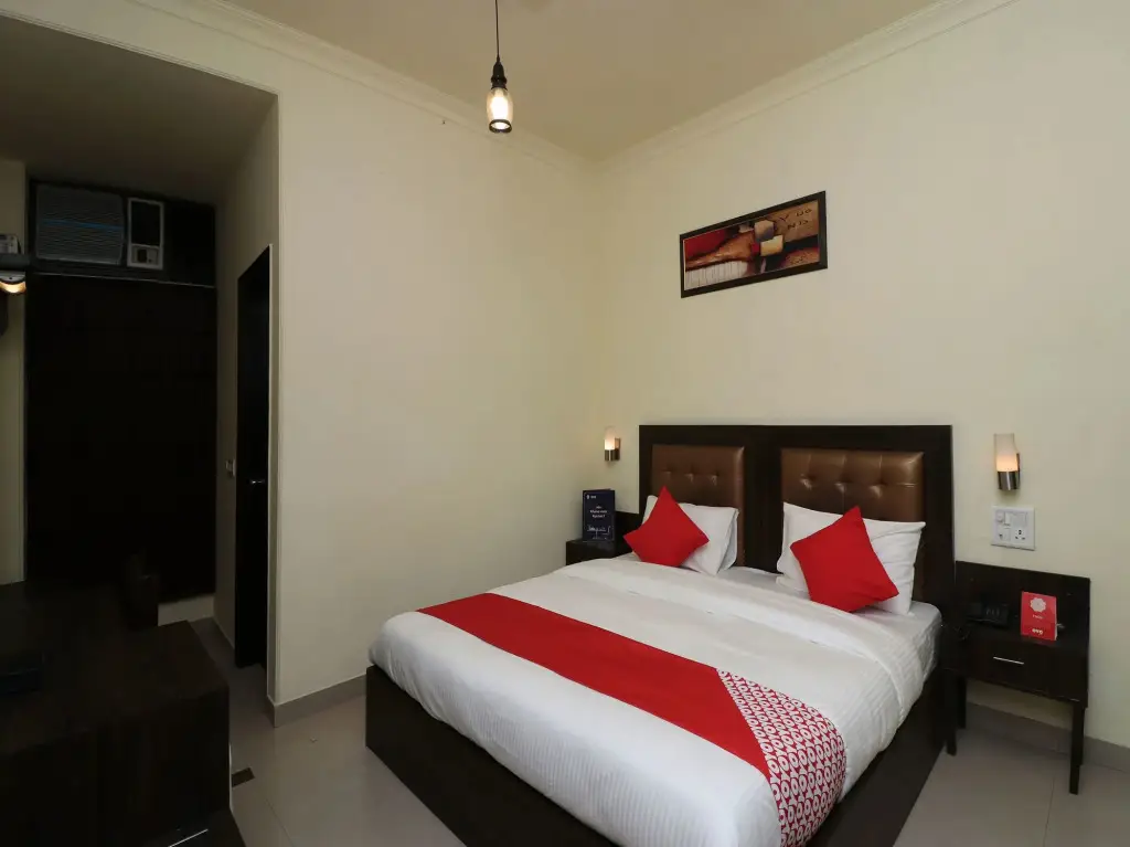 Гуруграм: Hotel Vaishnoi Inn