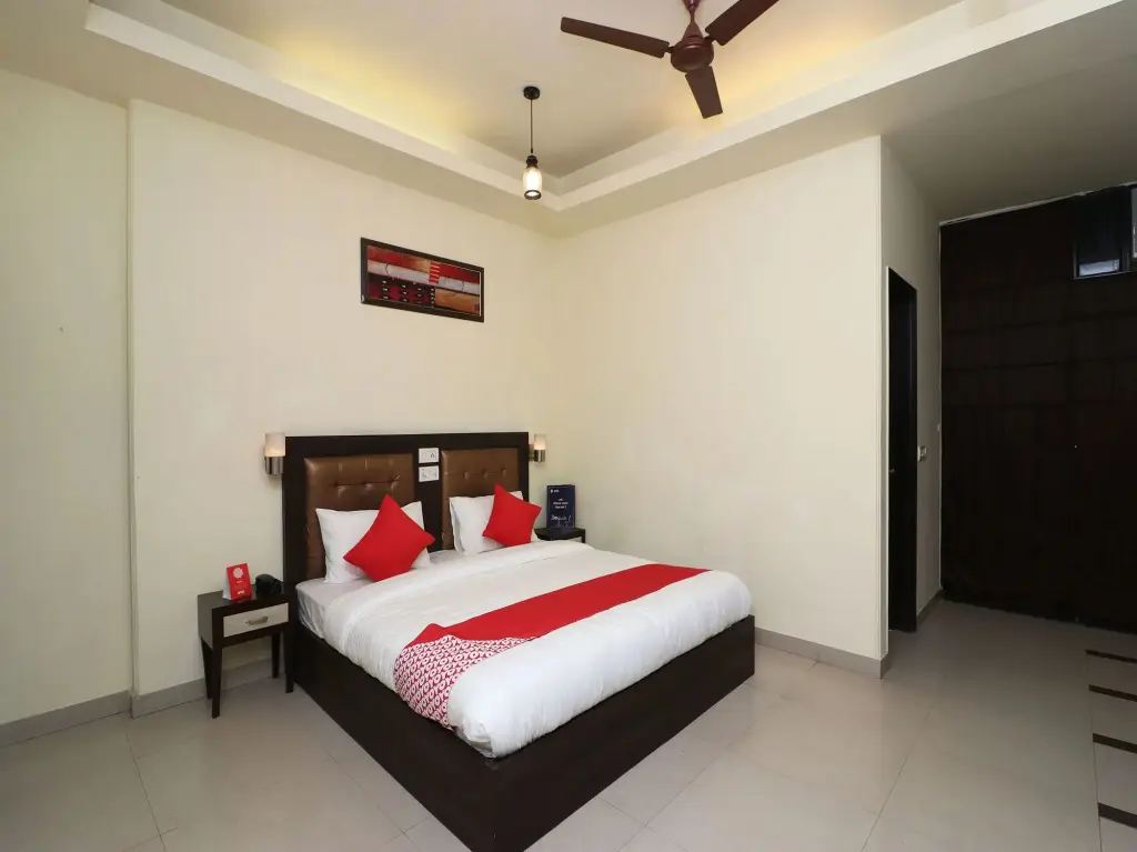 Гуруграм: Hotel Vaishnoi Inn
