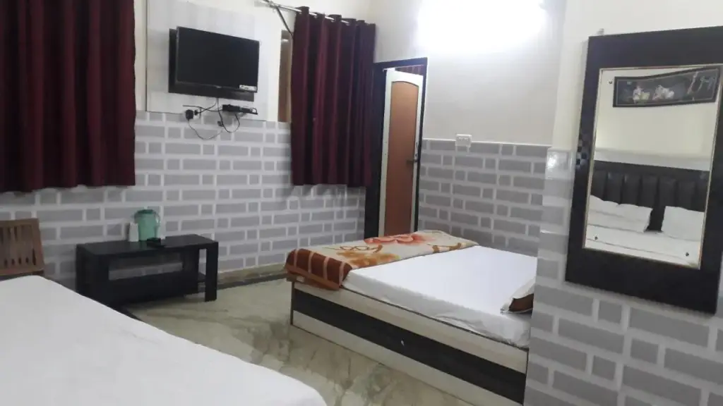 Агра: Fabhotel Sarwan