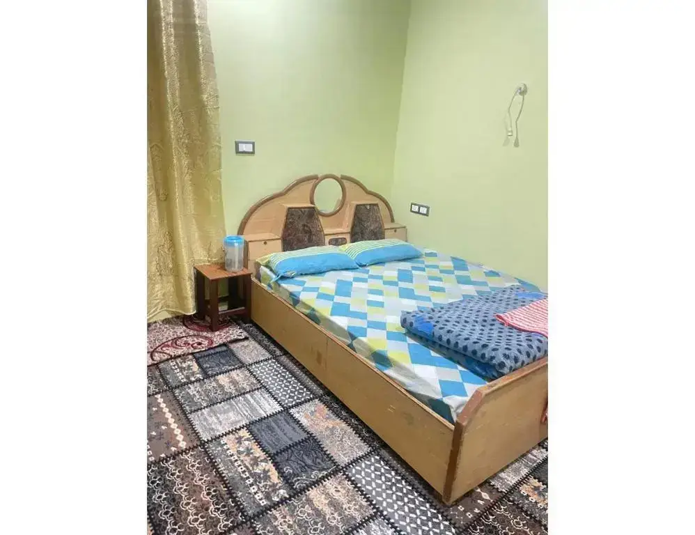 Шринагар: Hotel Al Azizia