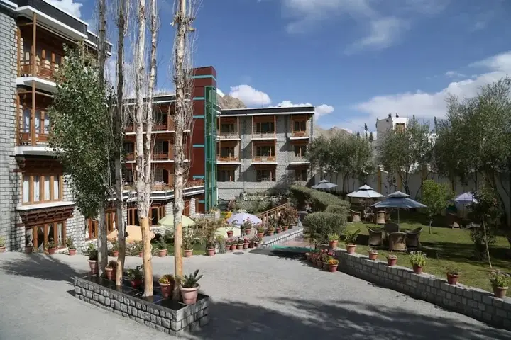 Лех: TIH Hotel Shangrila-Ladakh