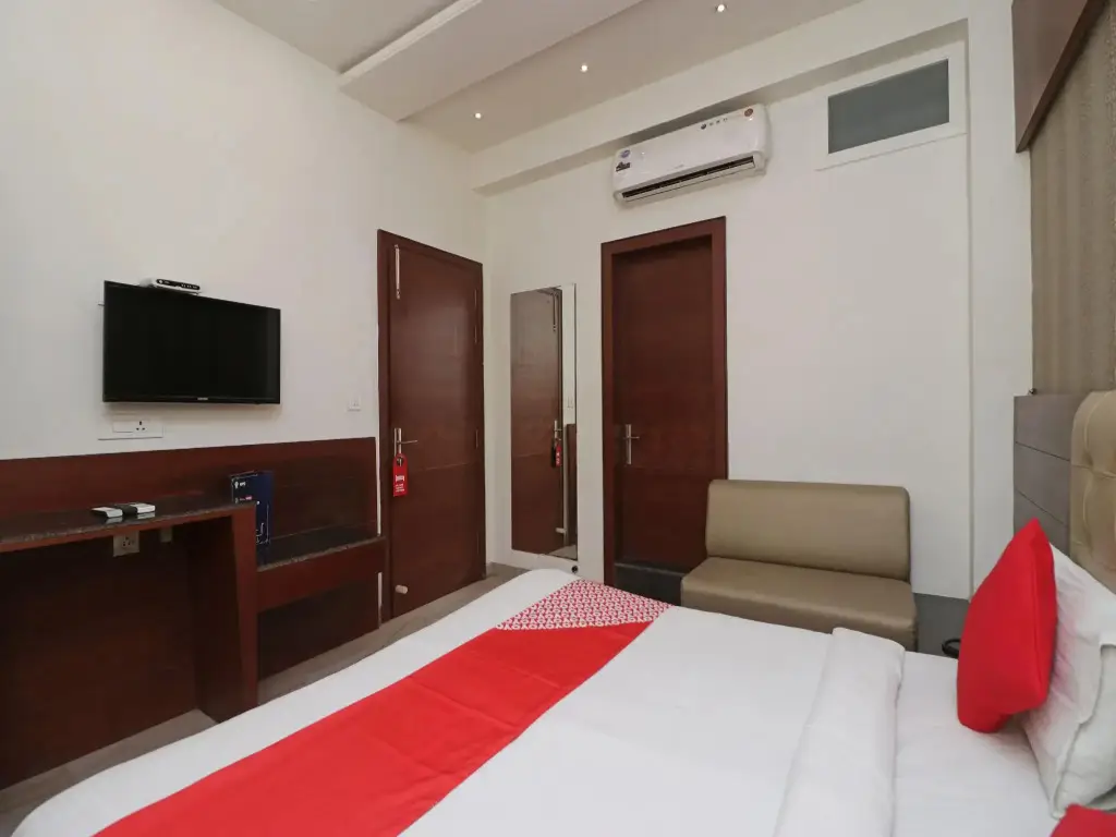 Матхура: Capital O 2594 Hotel Kanchan Residency
