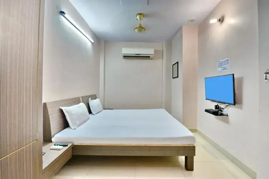 Ханзи: Hotel Shadaab Inn