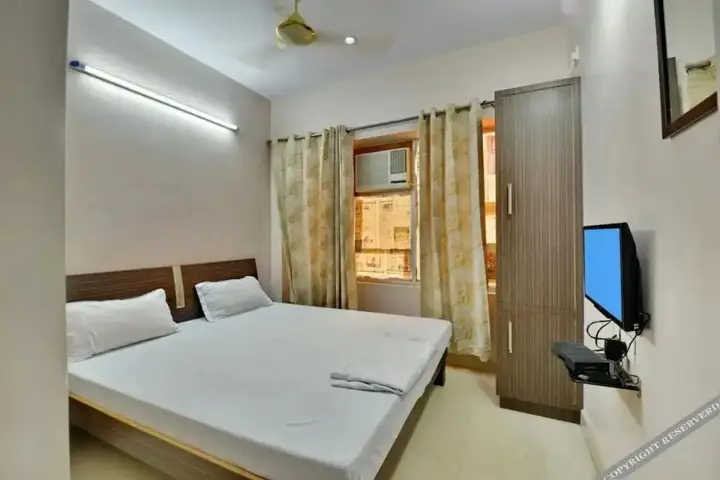Ханзи: Hotel Shadaab Inn
