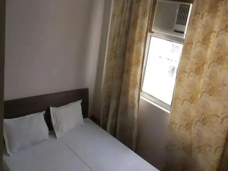 Ханзи: Hotel Shadaab Inn
