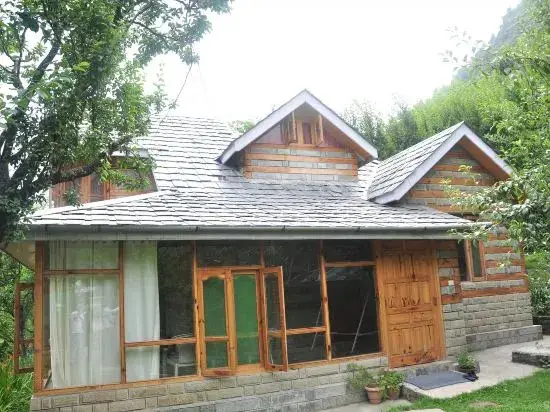 Наггар: Manali Treehouse Cottages