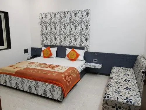 Банера: Hotel Rajhans