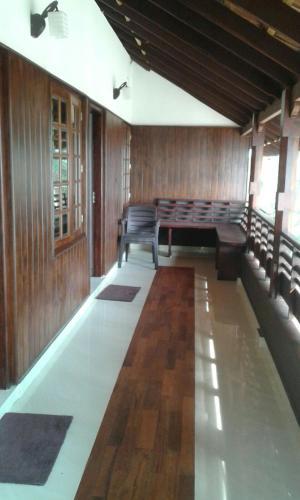 Мангаттупарамбу: Avisa Island House