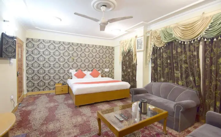 Шринагар: OYO 4694 Hotel City Plaza