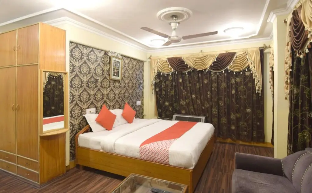 Шринагар: OYO 4694 Hotel City Plaza