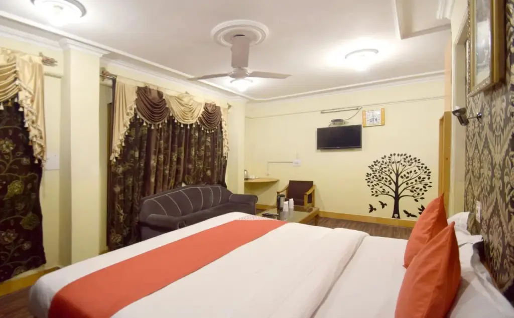 Шринагар: OYO 4694 Hotel City Plaza