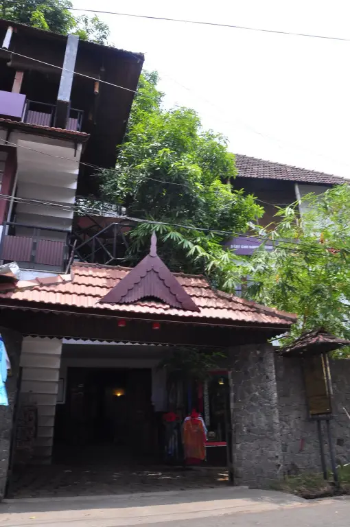 Коччи: The Mango Tree Inn