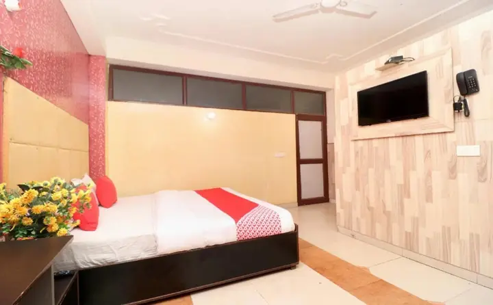 Зиракпур: Hotel Shine Broadway