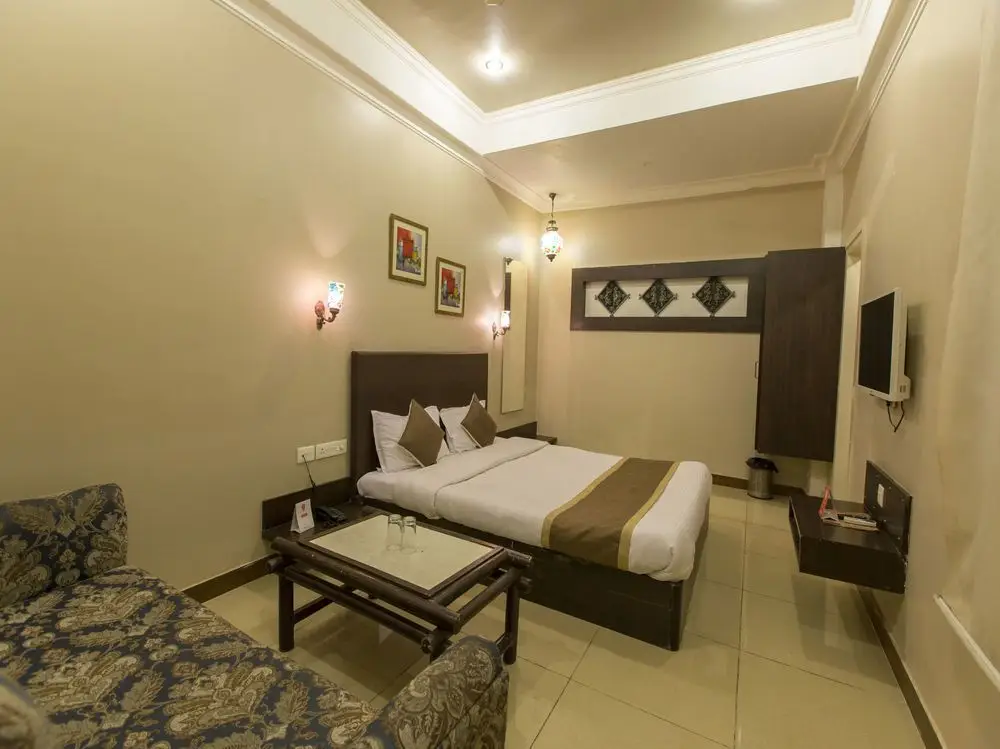 Dev Vilas Hotel — фото 1